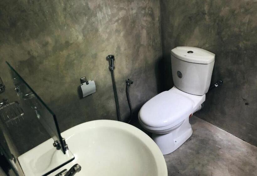 标准房带园景, Drongo Place