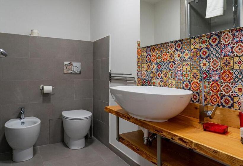 غرفة ديلوكس سرير كينج, Fanny B&b