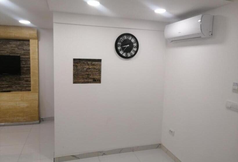 اتاق لوکس سه تخته, Vila Violeta