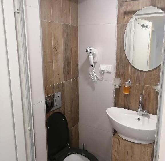 اتاق لوکس, Vila Violeta