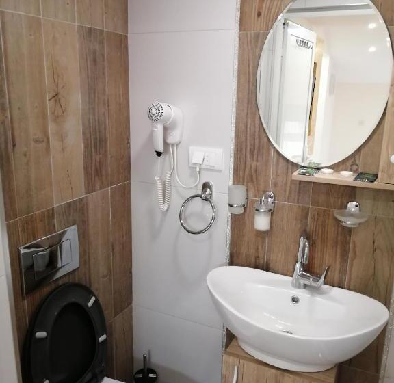 اتاق لوکس, Vila Violeta