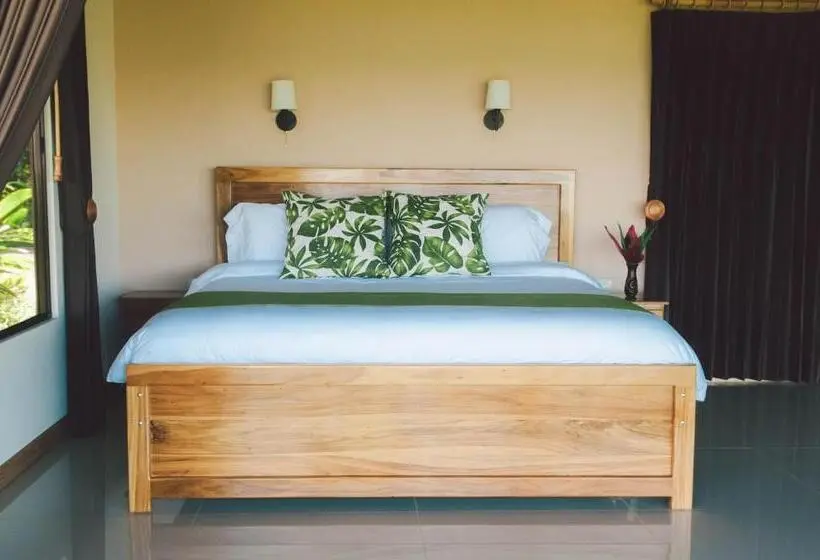 بانگلوی لوکس, Drake Bay Greenleaf