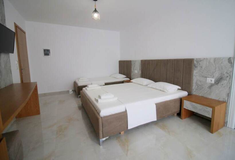 豪华三人间, Four Islands