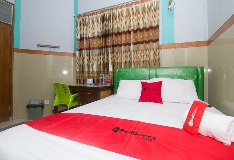 غرفة قياسية, Reddoorz Syariah Near Alun Alun Bojonegoro