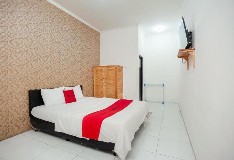 Номер Стандарт, Reddoorz Syariah Near Jatisampurna Hospital
