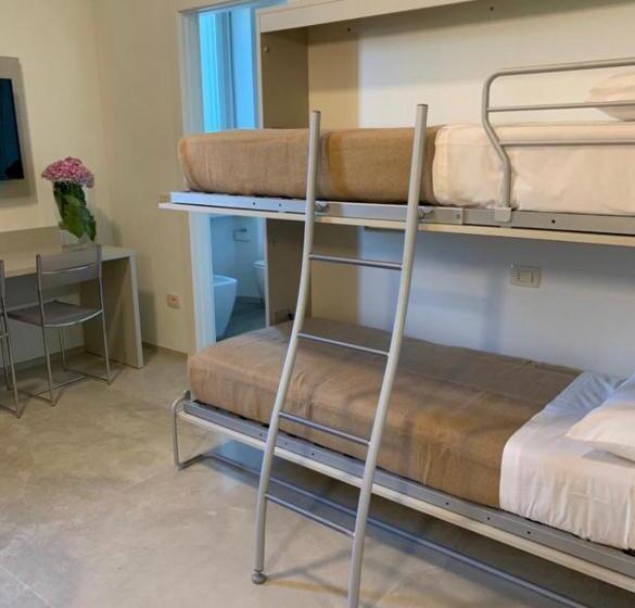Четырехместный Номер Стандарт, B&b Estercarlo