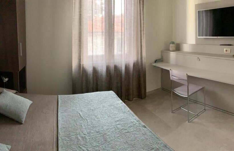 Номер Стандарт Трехместный, B&b Estercarlo