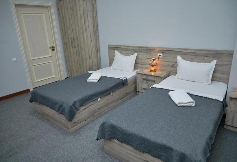 חדר דלוקס, Muqaddas