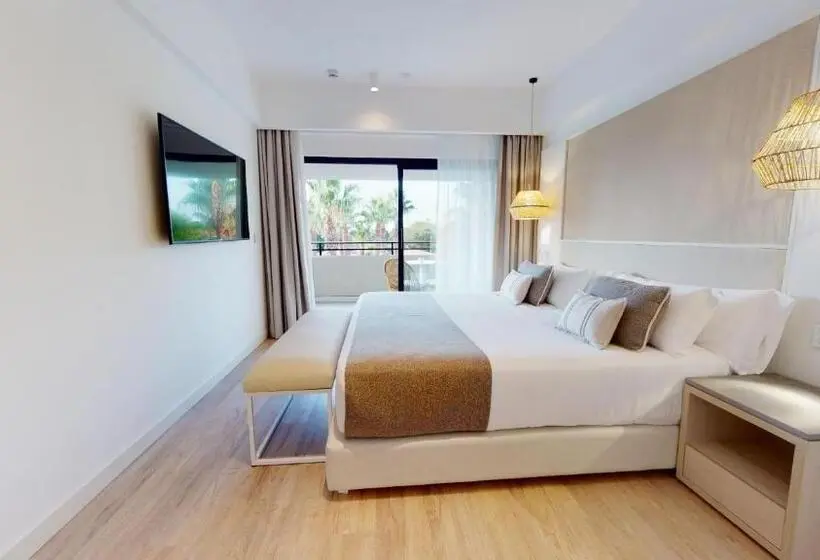 سوییت, The Signature Level at Grand Palladium Sicilia Resort & Spa