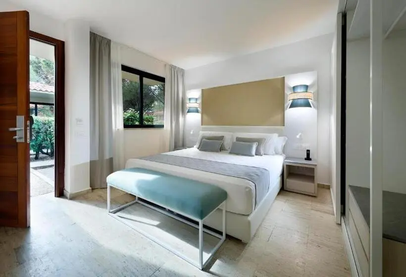 بانگلوی لوکس, The Signature Level at Grand Palladium Sicilia Resort & Spa