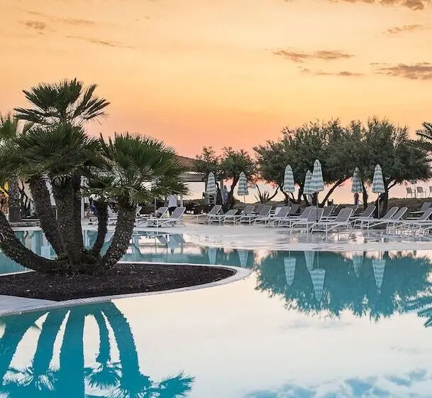 بانگلوی لوکس, The Signature Level at Grand Palladium Sicilia Resort & Spa