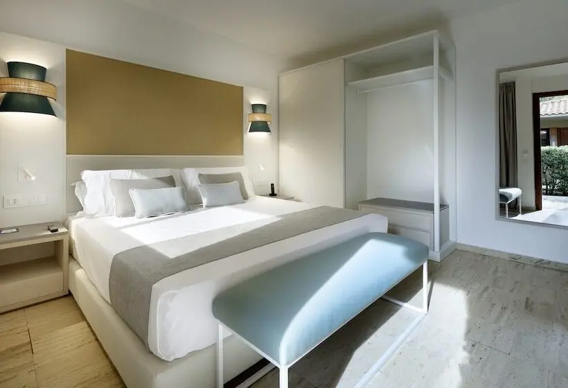 بانگلوی لوکس, The Signature Level at Grand Palladium Sicilia Resort & Spa
