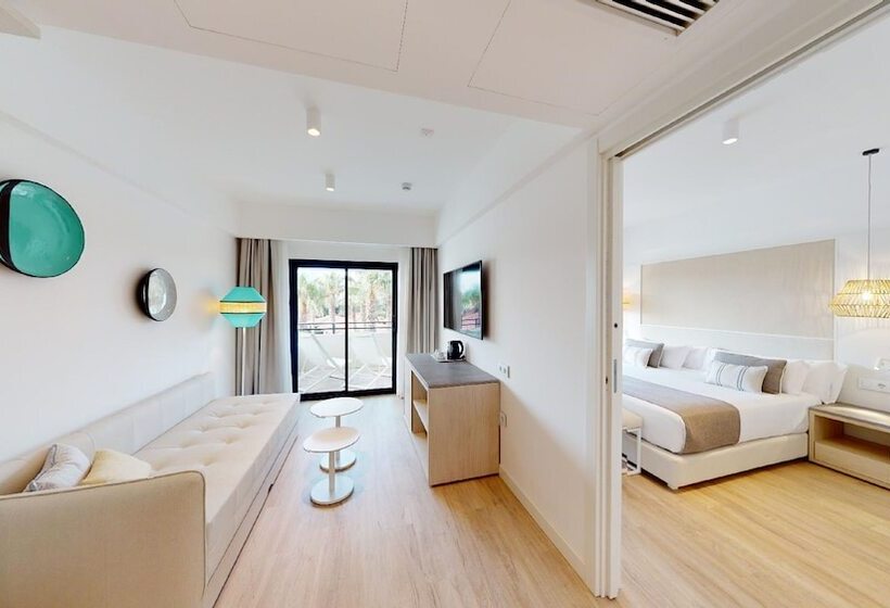 סוויטה, The Signature Level at Grand Palladium Sicilia Resort & Spa