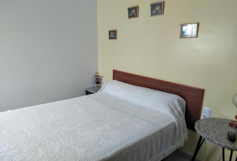 חדר סטנדרט יחיד, Pensión Larra