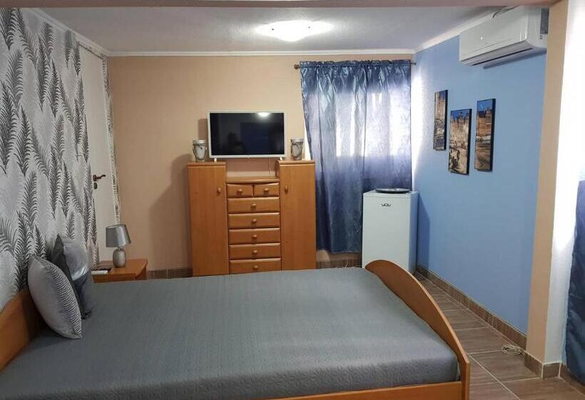 اتاق لوکس, Airport16 Bed And Breakfast