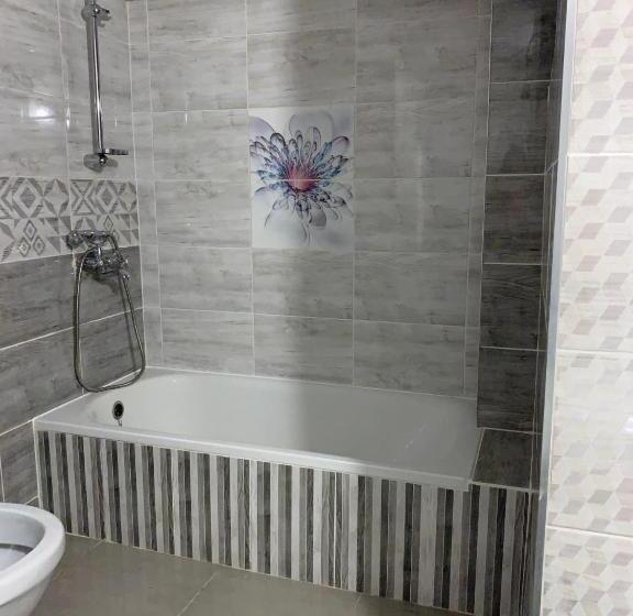 آپارتمان لوکس 1 خوابه, Airport16 Bed And Breakfast