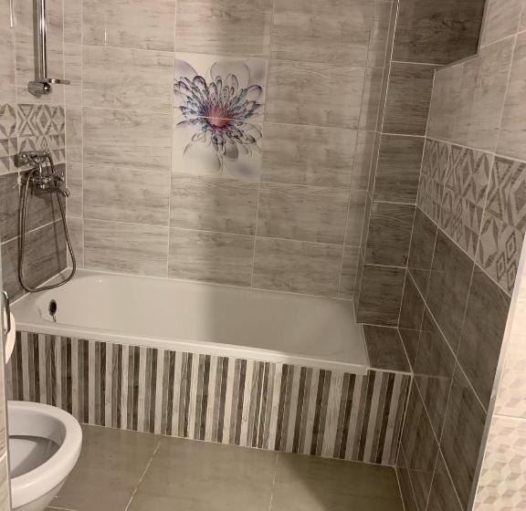 آپارتمان لوکس 1 خوابه, Airport16 Bed And Breakfast