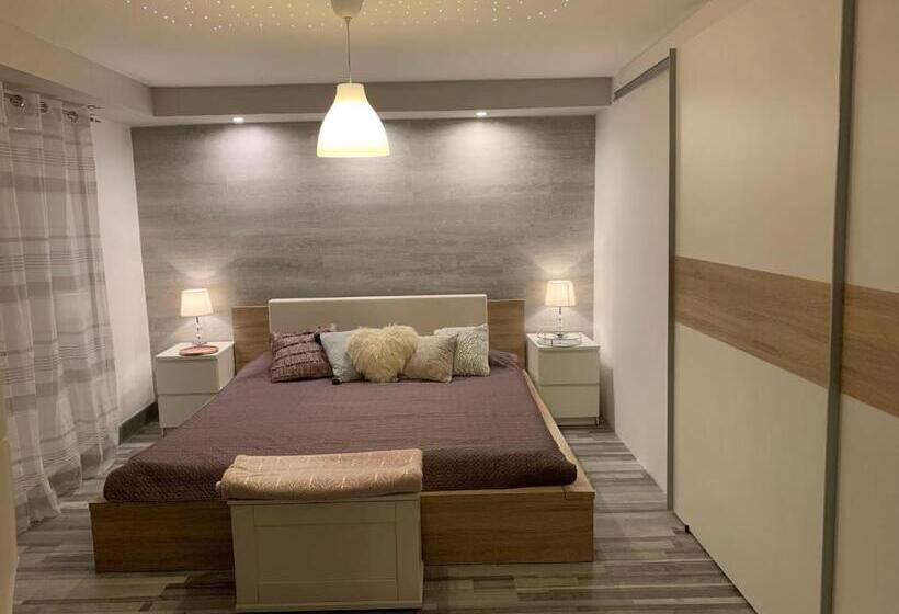 آپارتمان لوکس 1 خوابه, Airport16 Bed And Breakfast