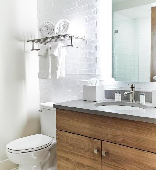 חדר סטודיו סטנדרד, The Docent S Collection