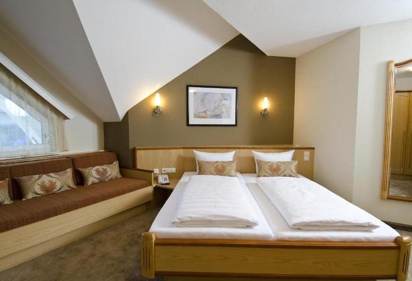 コンフォートルーム, Garni Astoria