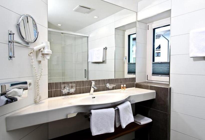 اتاق استاندارد یک تخته با بالکن, Garni Astoria