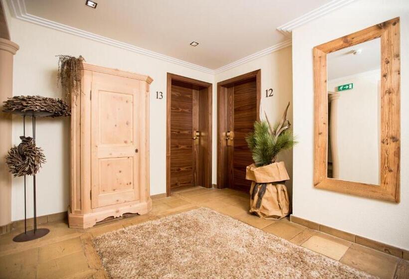 غرفة قياسية, Garni Caroline