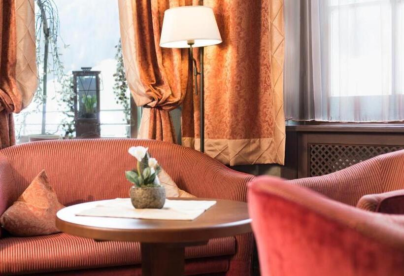 غرفة قياسية مزوَّدة بشُرفة, Garni Caroline