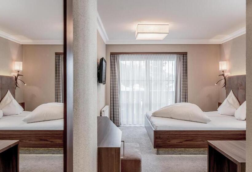 غرفة قياسية مزوَّدة بشُرفة, Garni Caroline