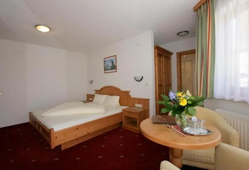 Quarto Estandar com Sacada, Garni Litzner