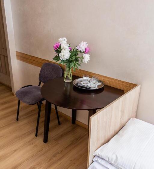 اتاق استاندارد سه نفره, Laguna