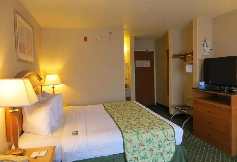 اتاق استاندارد با تخت بزرگ برای معلولان, Baymont By Wyndham Kalamazoo East
