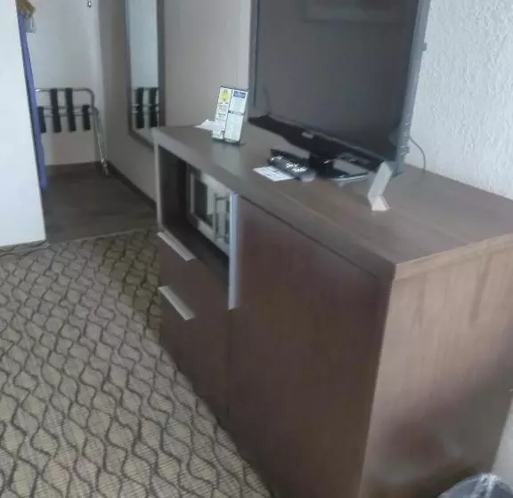 ２ダブルベッドのスタンダードルーム, Baymont By Wyndham Madison Heights Detroit Area