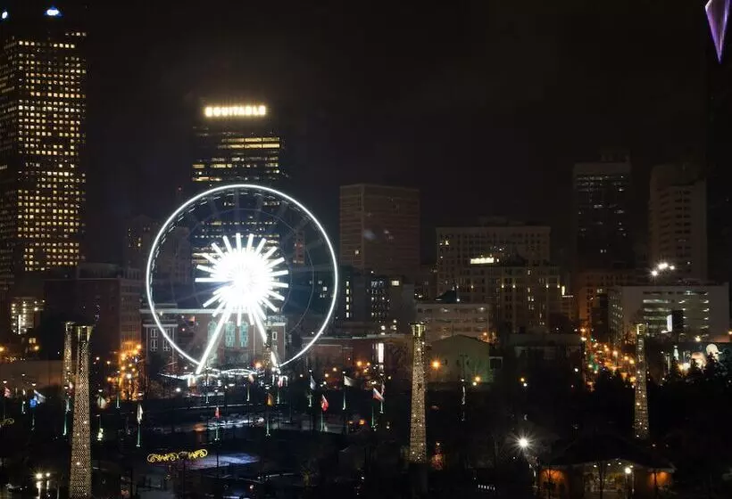 Sviitti Liikuntarajoitteisille, Embassy Suites By Hilton Atlanta At Centennial Olympic Park