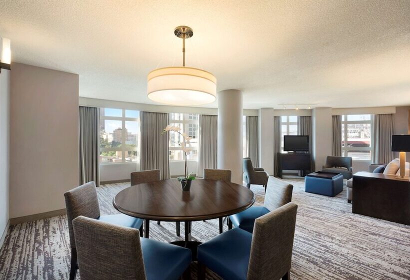 Люкс, Embassy Suites By Hilton Atlanta At Centennial Olympic Park