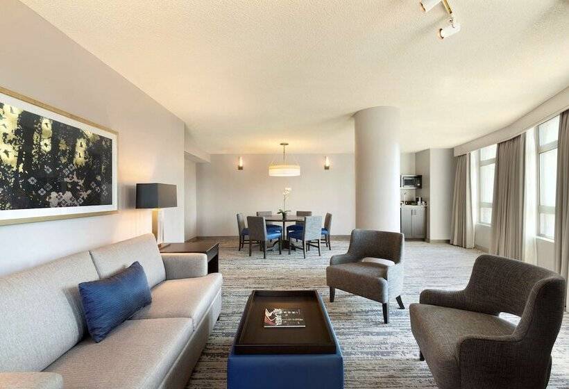 Люкс, Embassy Suites By Hilton Atlanta At Centennial Olympic Park