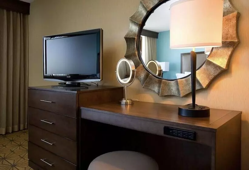 ２ダブルベッドのスタンダードルーム, Embassy Suites By Hilton Kansas City International Airport
