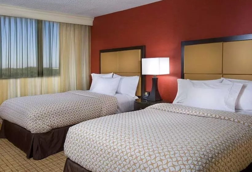 ２ダブルベッドのスタンダードルーム, Embassy Suites By Hilton Kansas City International Airport