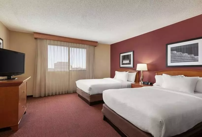 ２ダブルベッドのスタンダードルーム, Embassy Suites By Hilton Kansas City International Airport