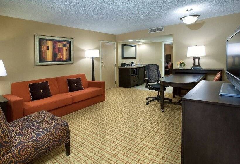 غرفه قياسيه سريرين مزدوجين, Embassy Suites By Hilton Kansas City International Airport