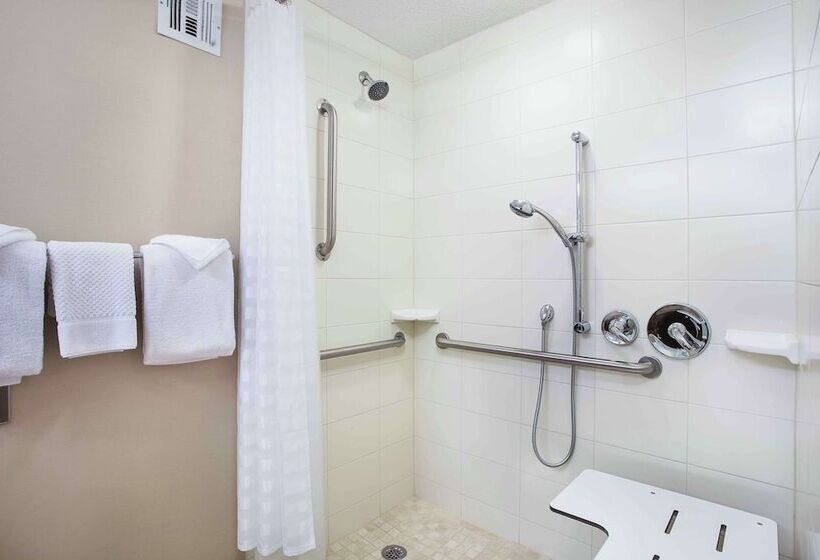 スイート, Embassy Suites By Hilton Lexington/uk Coldstream