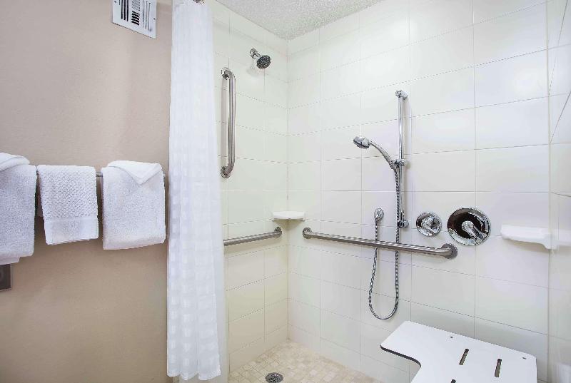 キングサイズベッドのスイートルーム, Embassy Suites By Hilton Lexington/uk Coldstream