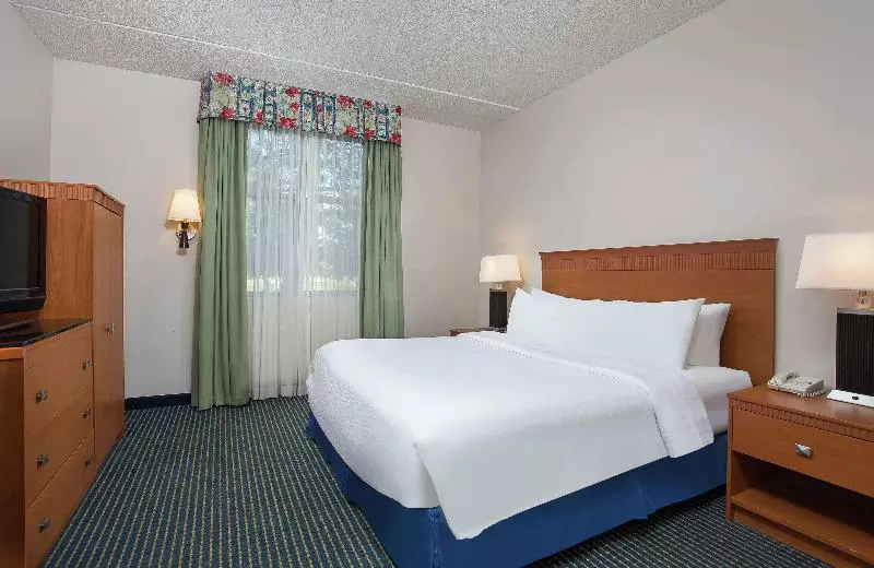 キングサイズベッドのスイートルーム, Embassy Suites By Hilton Lexington/uk Coldstream