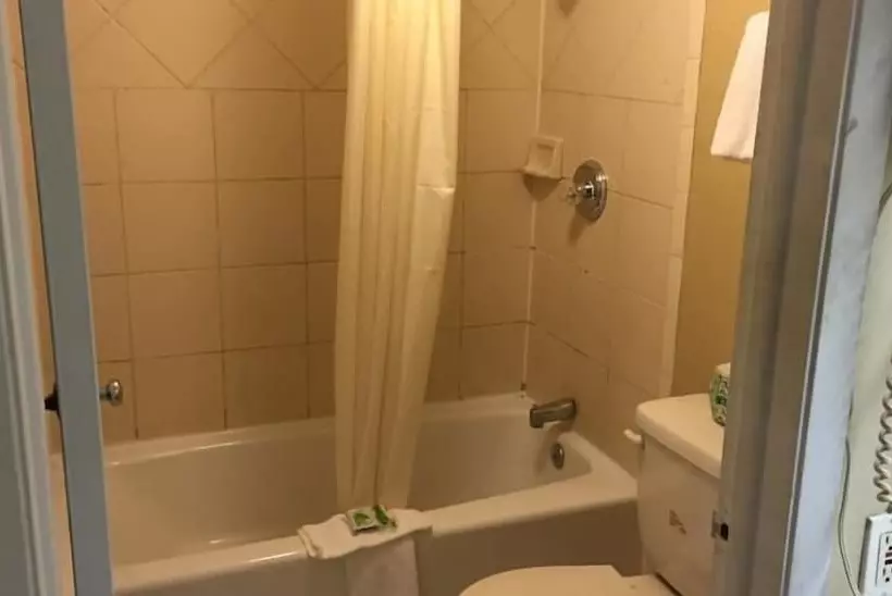 スイート, Executive Inn & Suites Beeville