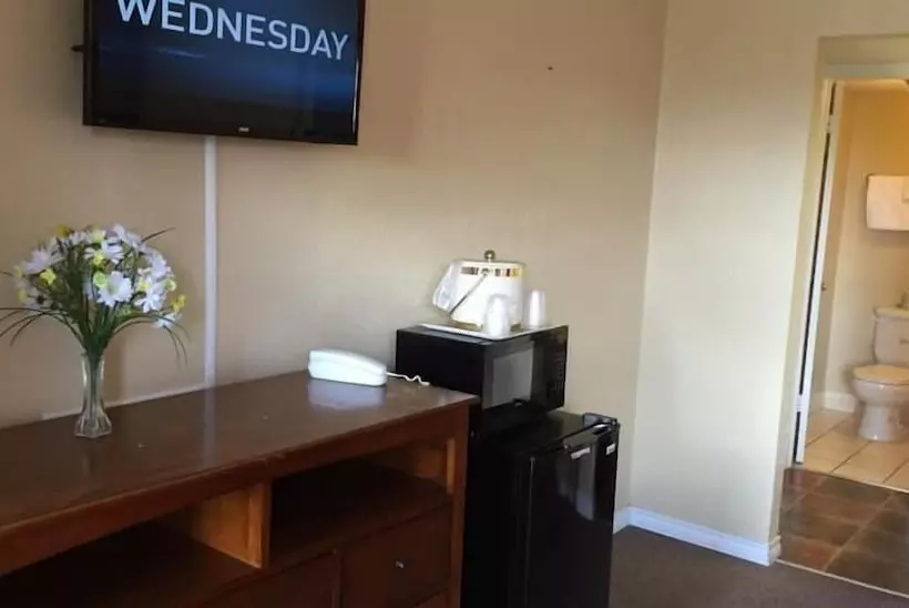 スイート, Executive Inn & Suites Beeville