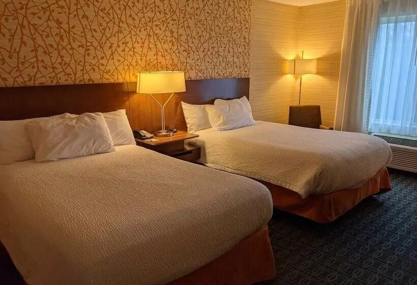 ２ダブルベッドのスタンダードルーム, Fairfield Inn Concord