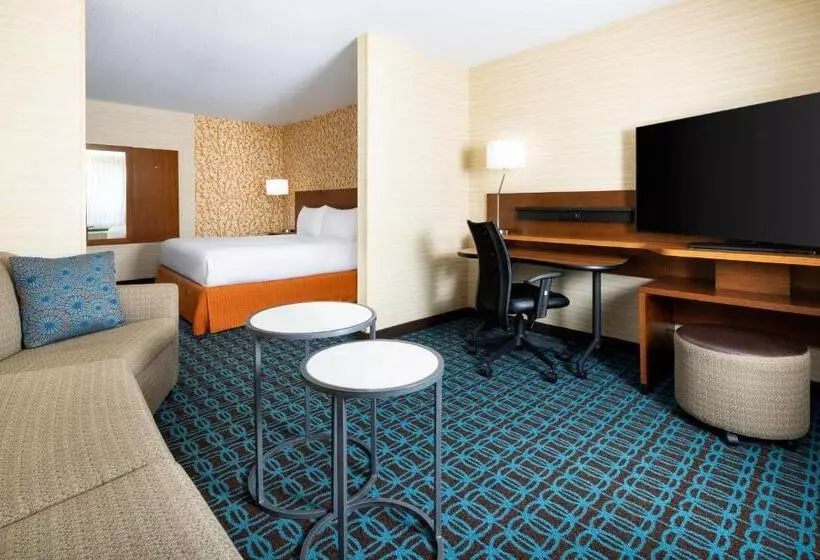 キングサイズベッドのデラックスルーム, Fairfield Inn Concord