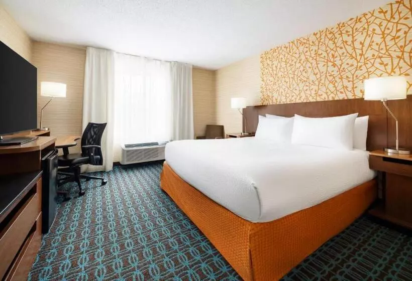 キングサイズベッドのスタンダードルーム, Fairfield Inn Concord