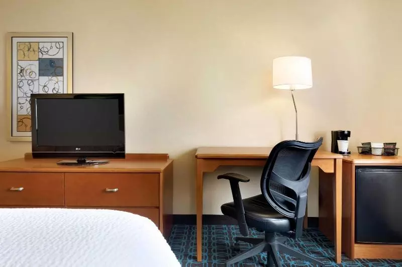 キングサイズベッドのスタンダードルーム, Fairfield Inn Kankakee Bourbonnais