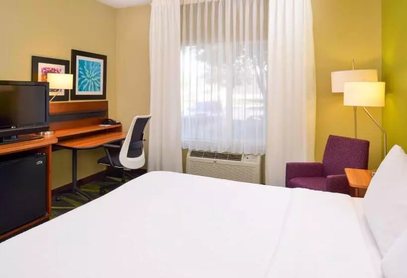 キングサイズベッドのスタンダードルーム, Fairfield Inn Salt Lake City Layton