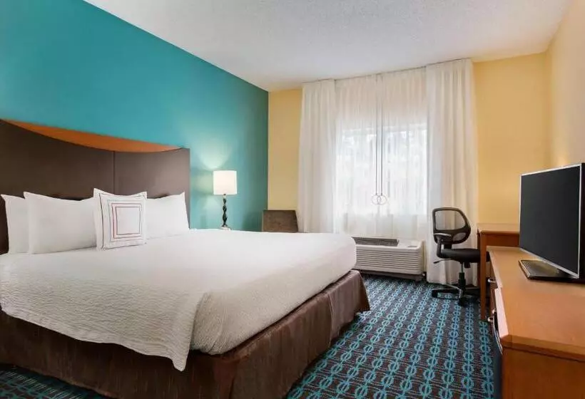 身障者適用キングサイズベッドルーム, Fairfield Inn & Suites By Marriott Toledo Maumee